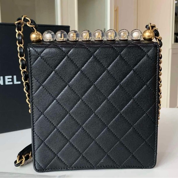 🎀 Chanel Flap Bag Vertical Acrylic Beads Clutch with Gold Chain - Picture 2 of 8